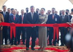 សម្តេចធិបតី នាយករដ្ឋមន្ត្រី និងលោកជំទាវបណ្ឌិត ពេជ ចន្ទមុន្នី អញ្ជើញជាអធិបតីដ៏ខ្ពង់ខ្ពស់ពិធីសម្ពោធជាផ្លូវការ អាកាសយានដ្ឋានអន្តរជាតិតេជោ